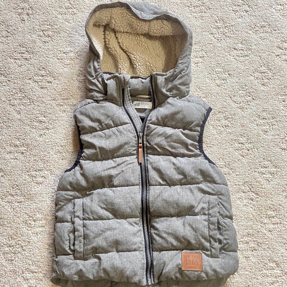 Boys vest size 9/10 H&M zip up